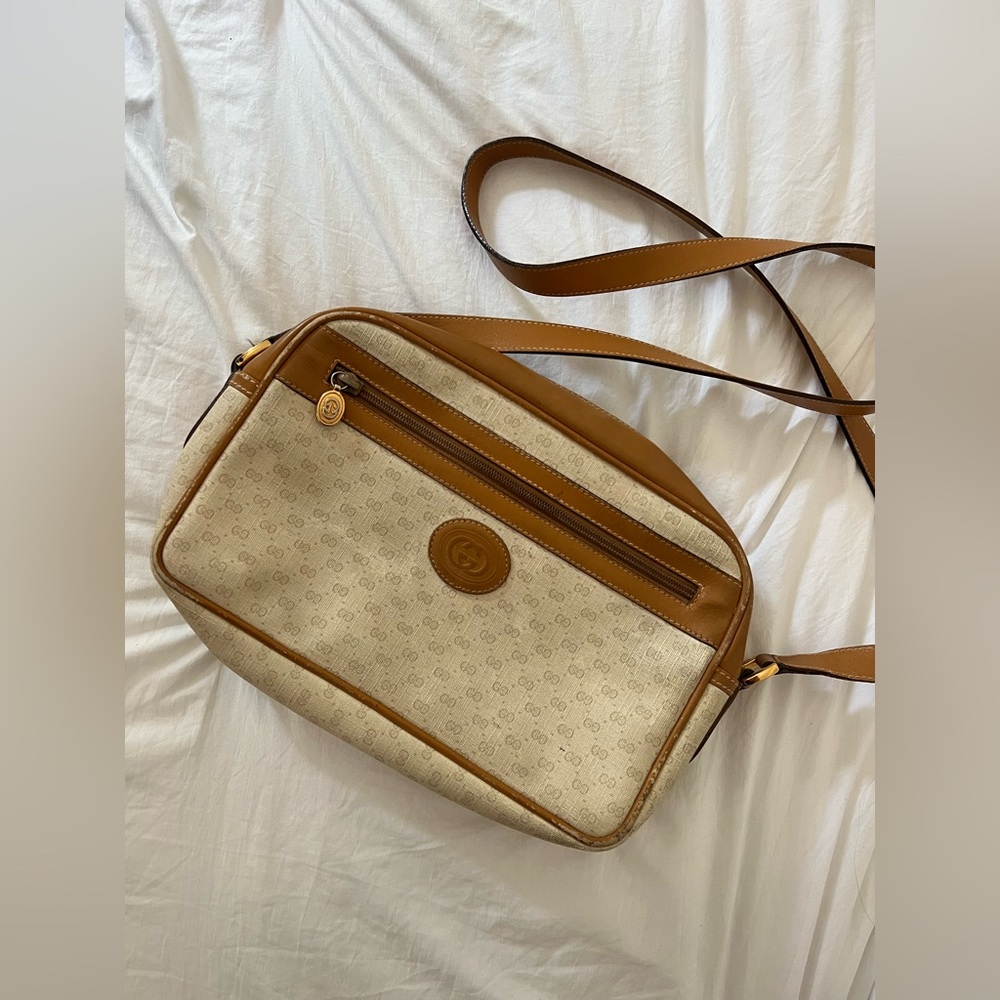 Authentic Gucci Cross-body bag!